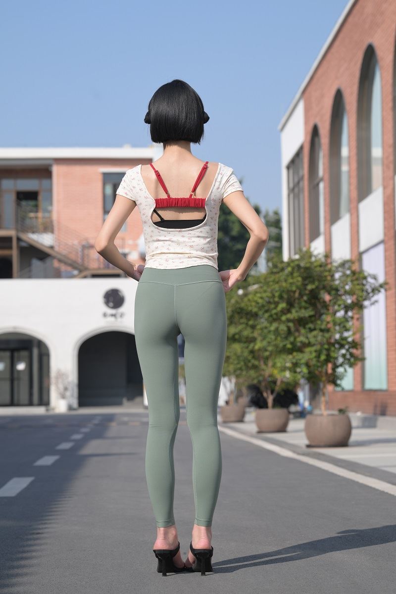 不吃鸡蛋街拍作品  柚子酱 [1027P-20.0GB]