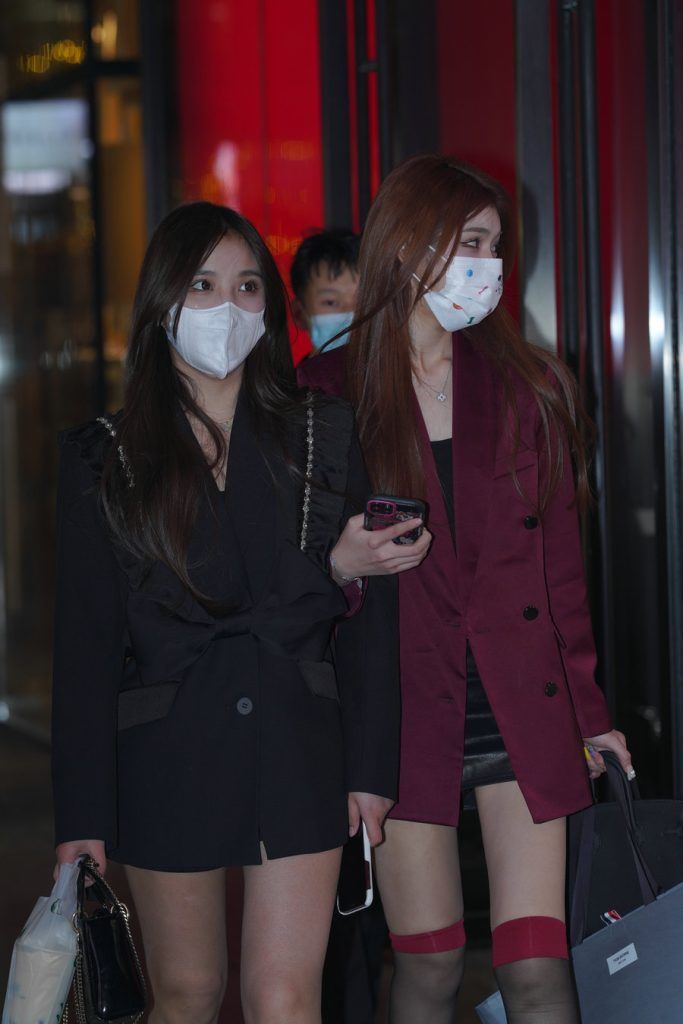 黑丝短裙小姐姐 [110P1V-1.56GB]