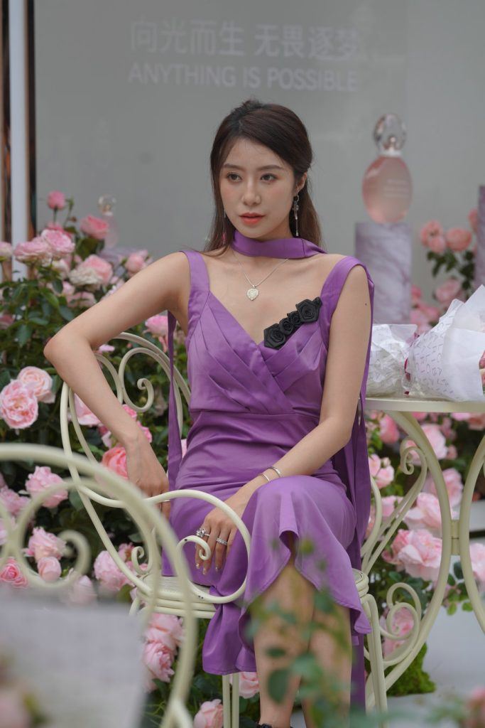 气质女神 [63P3V-877MB]