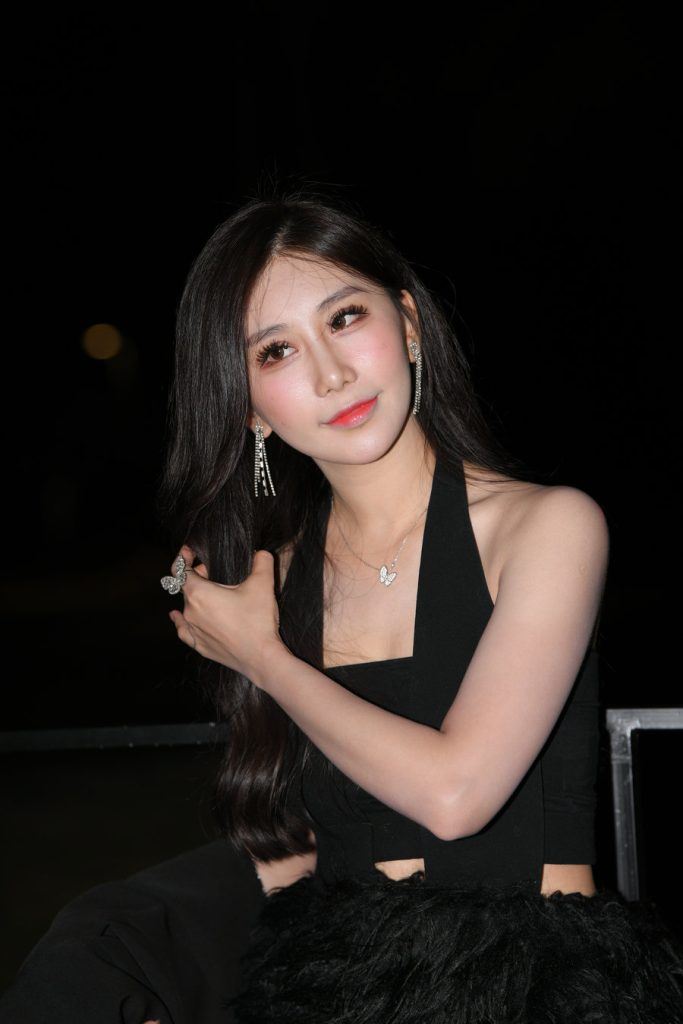时尚黑色短裙 [210P-4.31GB]