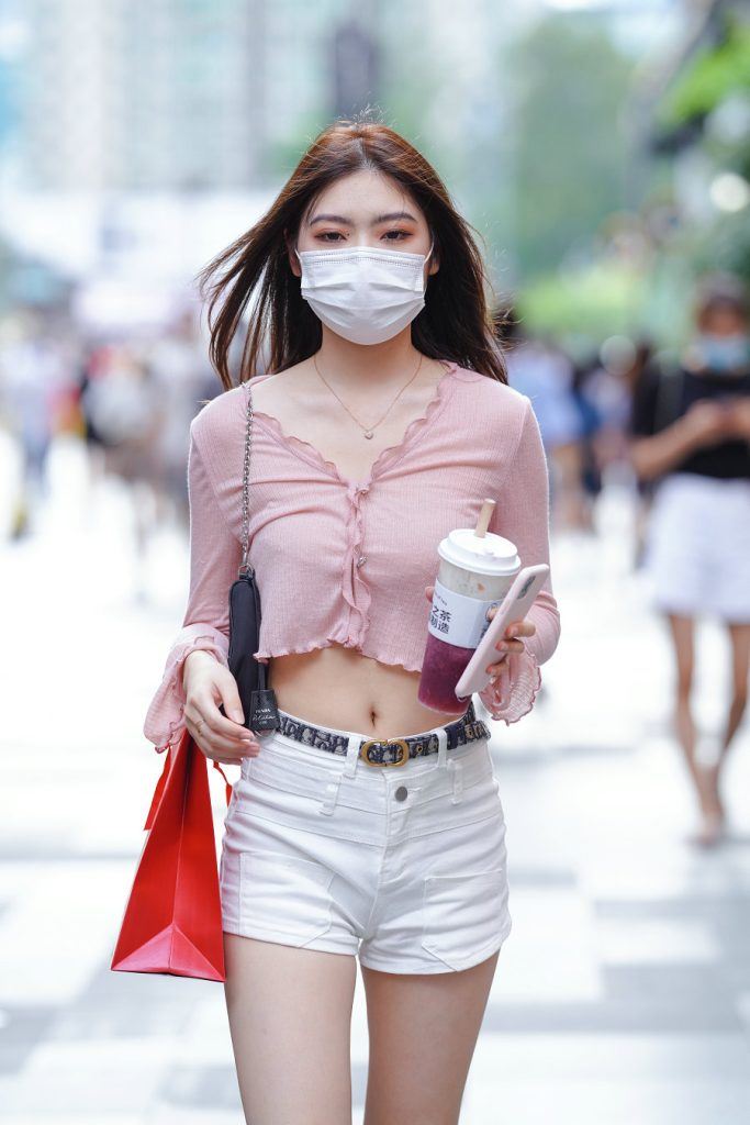 漂亮的白色热裤小姐姐 [35P-410MB]