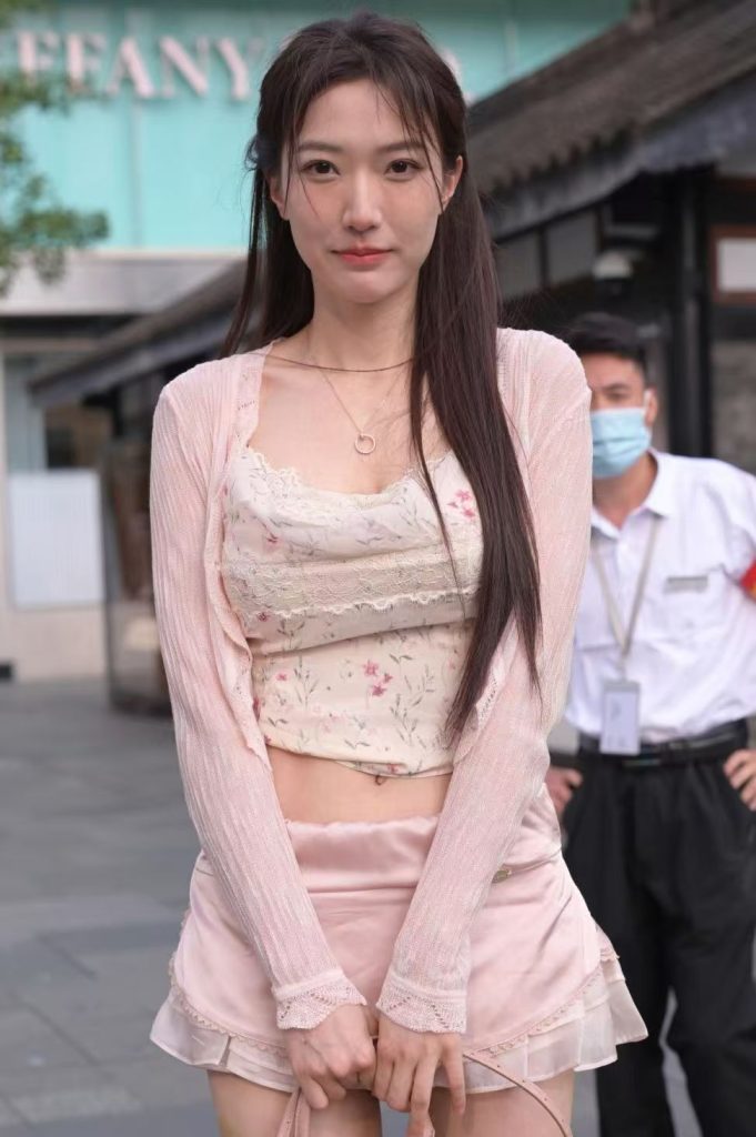 甜美粉色系女神 [131P1V-2.36GB]