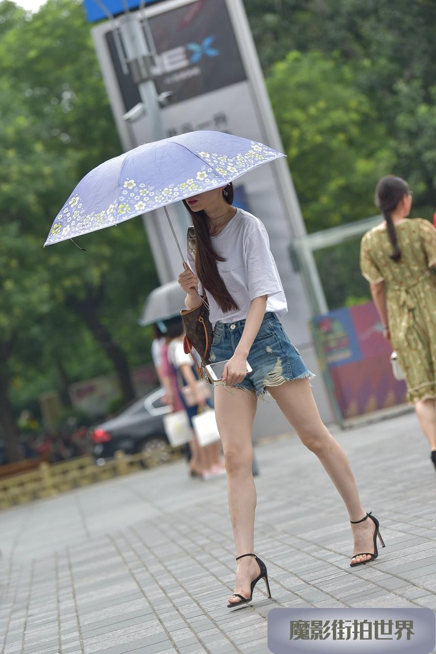 超长美腿 短裤 长发美女3A3962[222M]