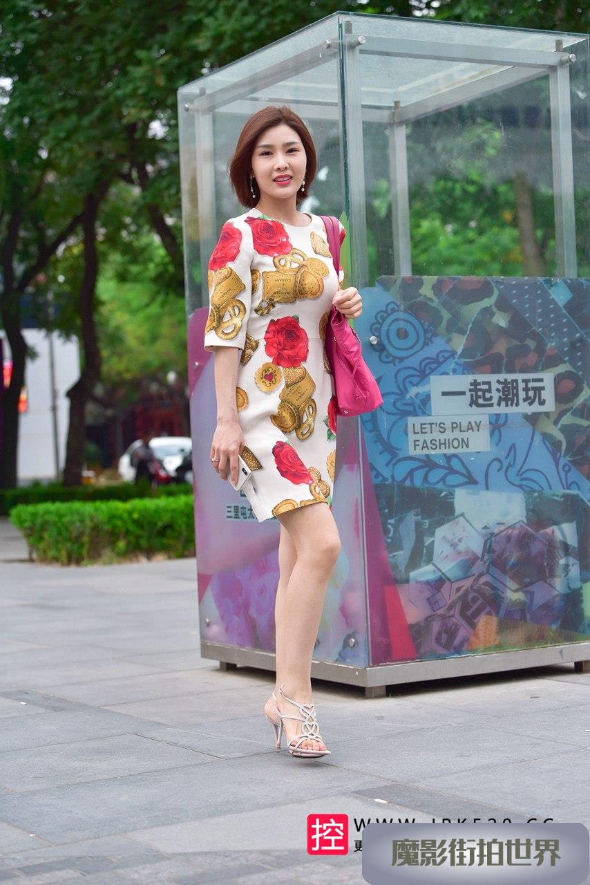 气质干练的短发美女3A3800[233M]