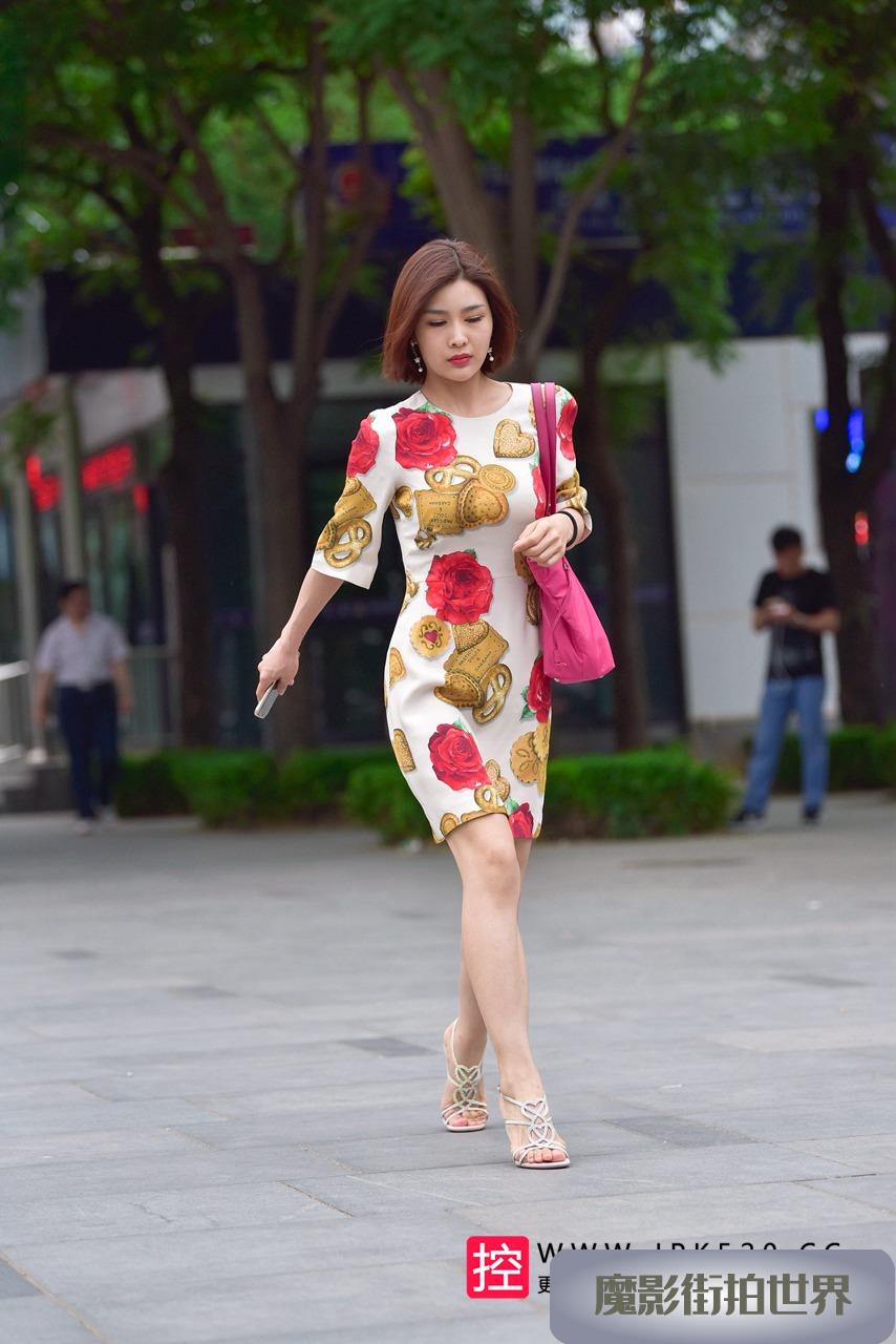 气质干练的短发美女3A3800[233M]