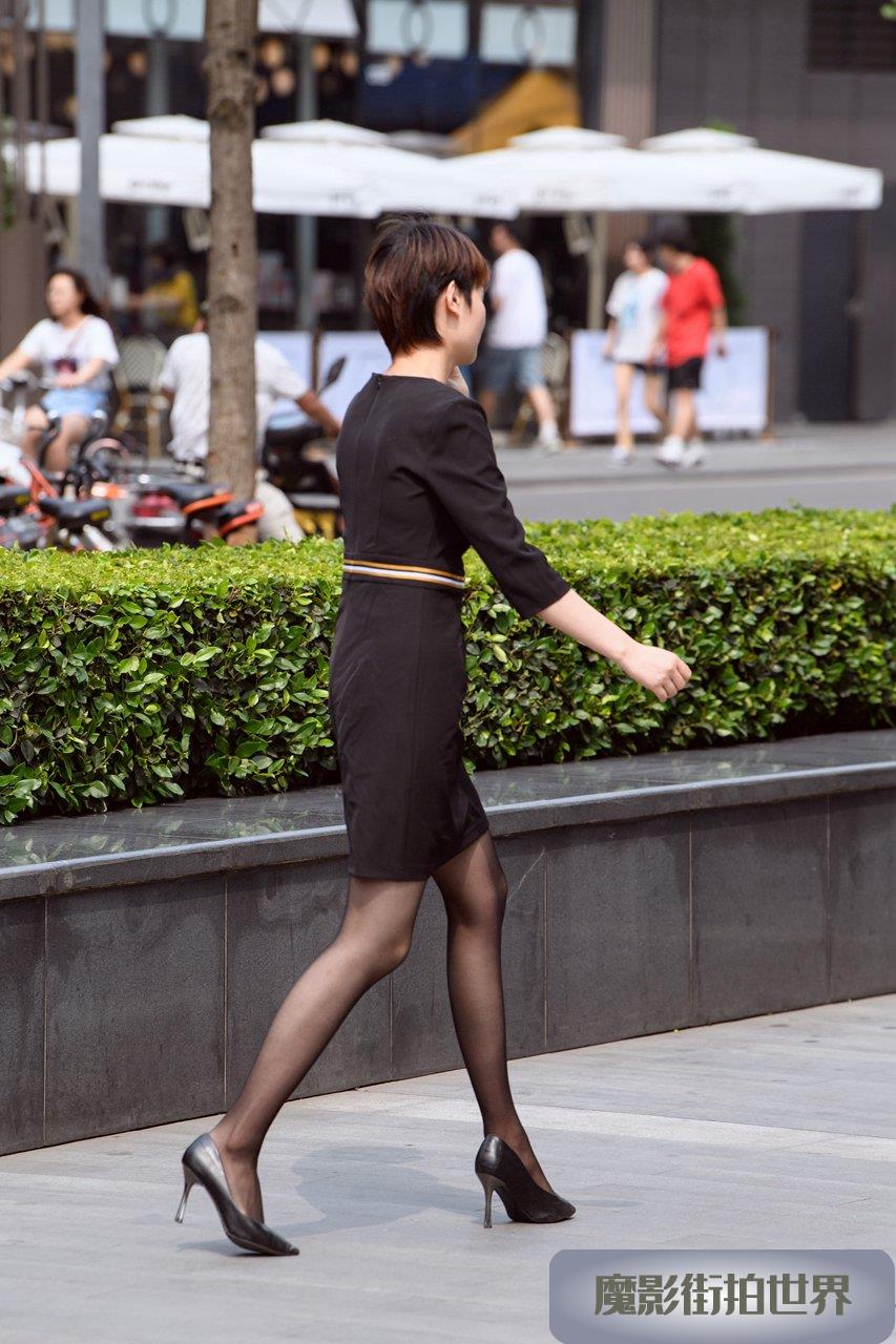 工装高跟黑丝美女打电话3A3988[45M]