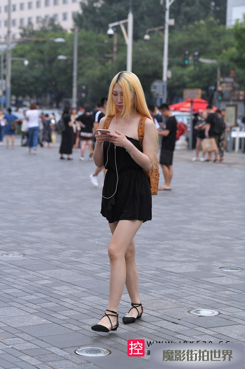 金发美腿小姐姐3A3766[741M]