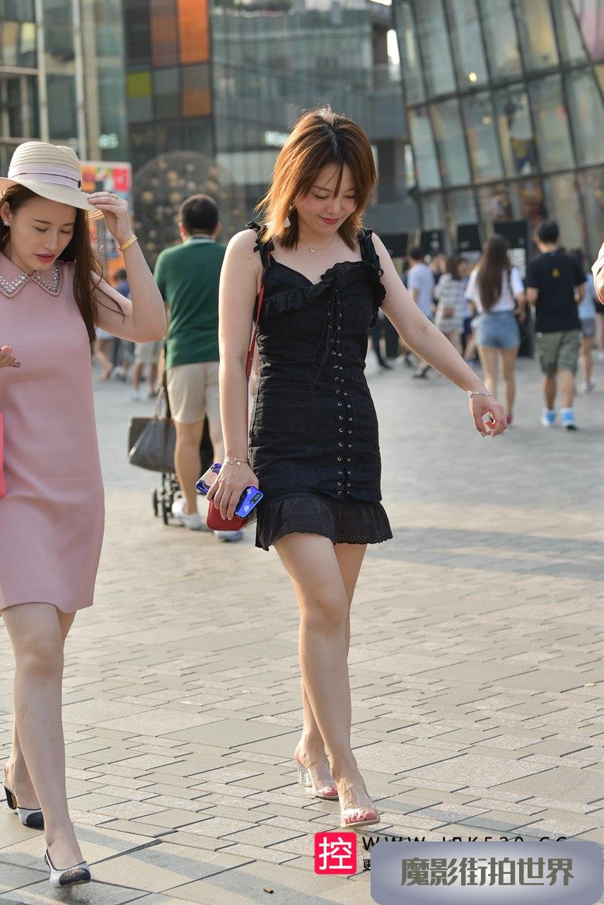 皮肤白皙的性感美女3A3749[144M]