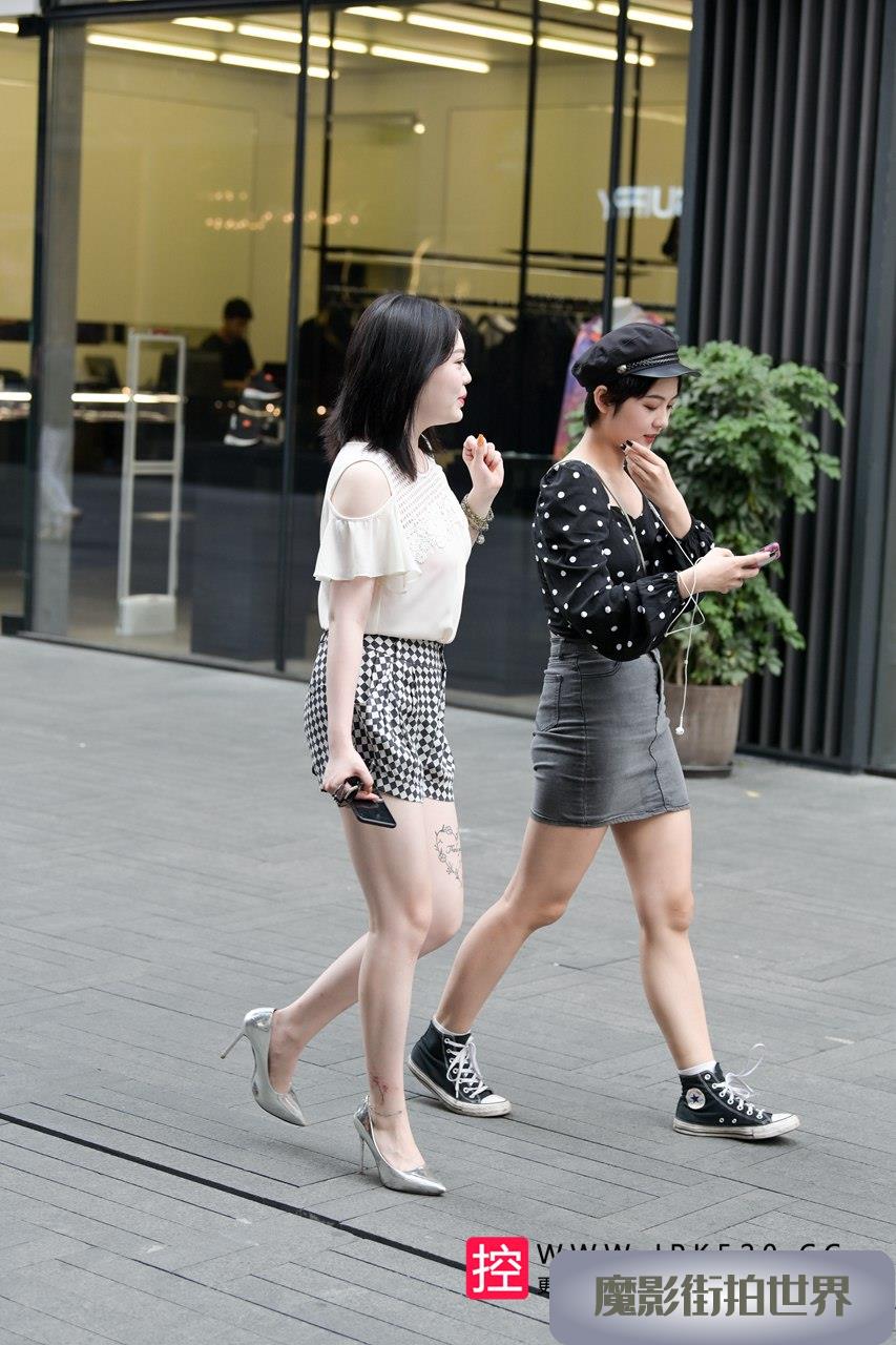 高跟美女的腿好白3A3543[545M]