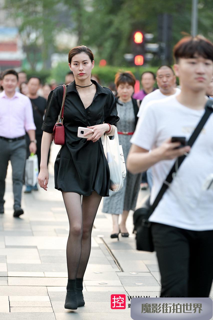 高跟长腿黑丝美女3A3561[317M]