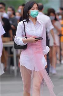 古驰门口的美腿美足小姐姐3A3578[497M]