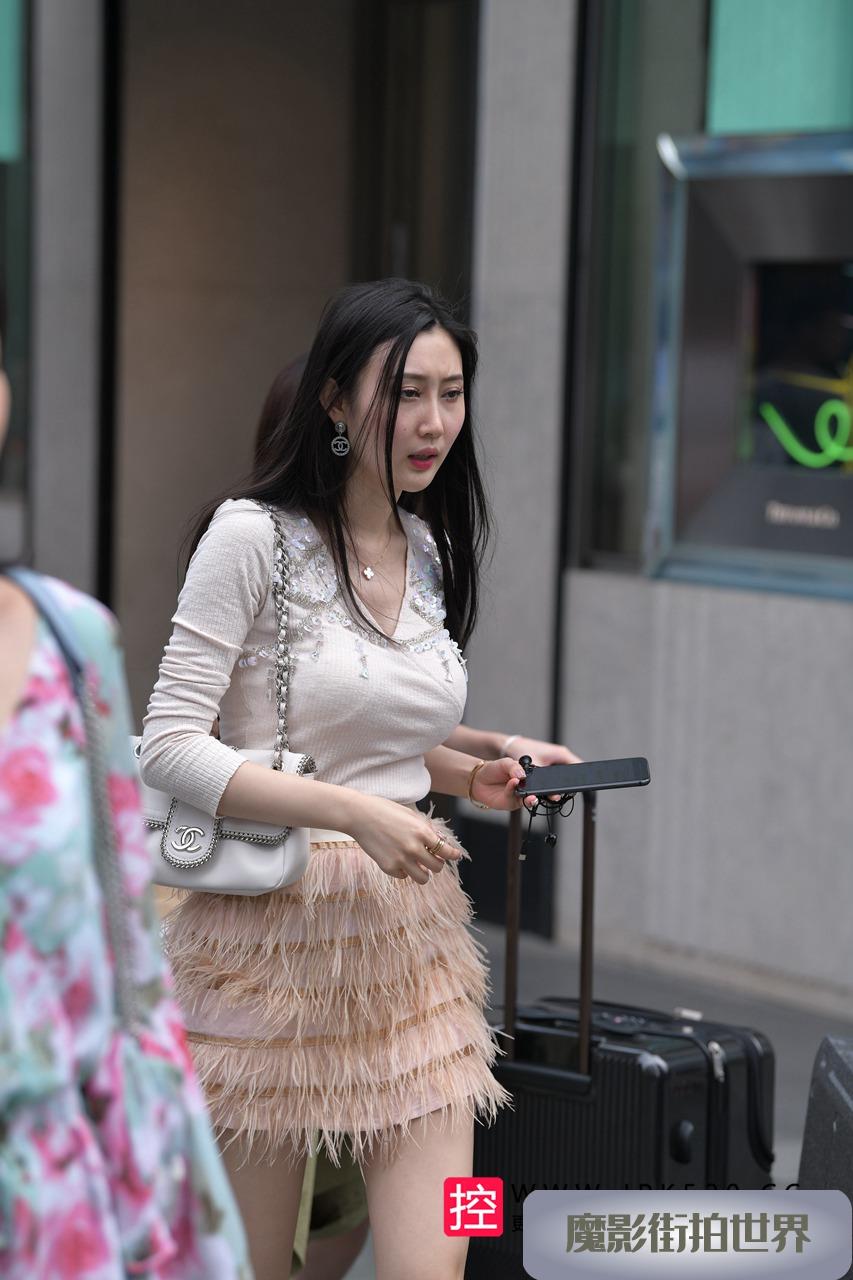 丰满的美腿美女3A3393[318M]