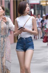 美腿好身材，万恶的小挎包挡着了3A2941[321M]