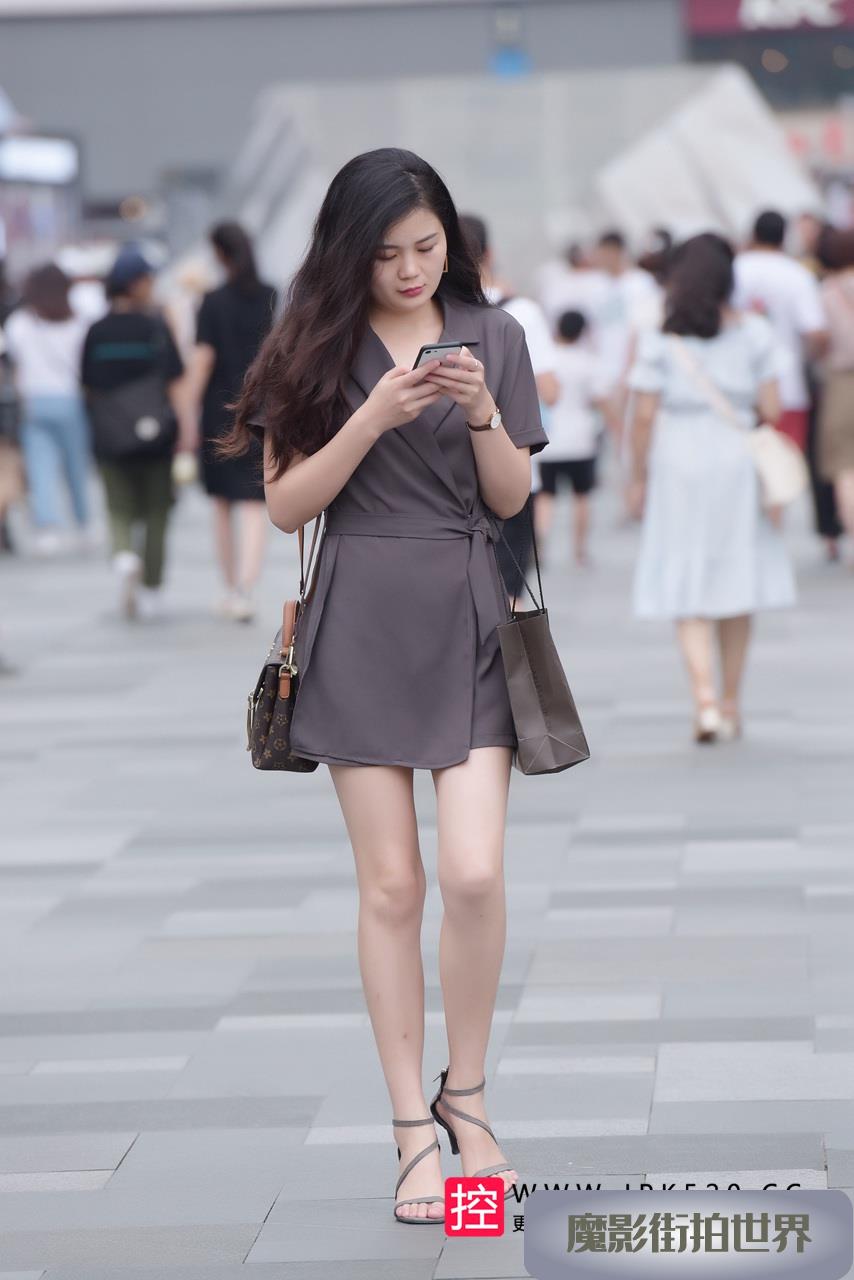 高挑的美女3A2740[987M]