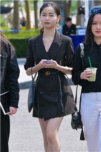 这种清甜美腿小姐姐，可否给我来一卡车3A2584[805M]