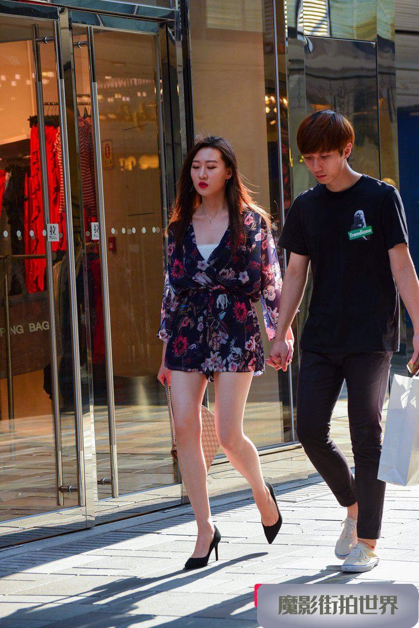 这样的修长美腿女友，喜欢吗3A2544[115M]