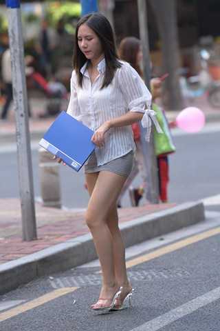 牛男街拍●灰色包臀短裙美女 【套图+视频】