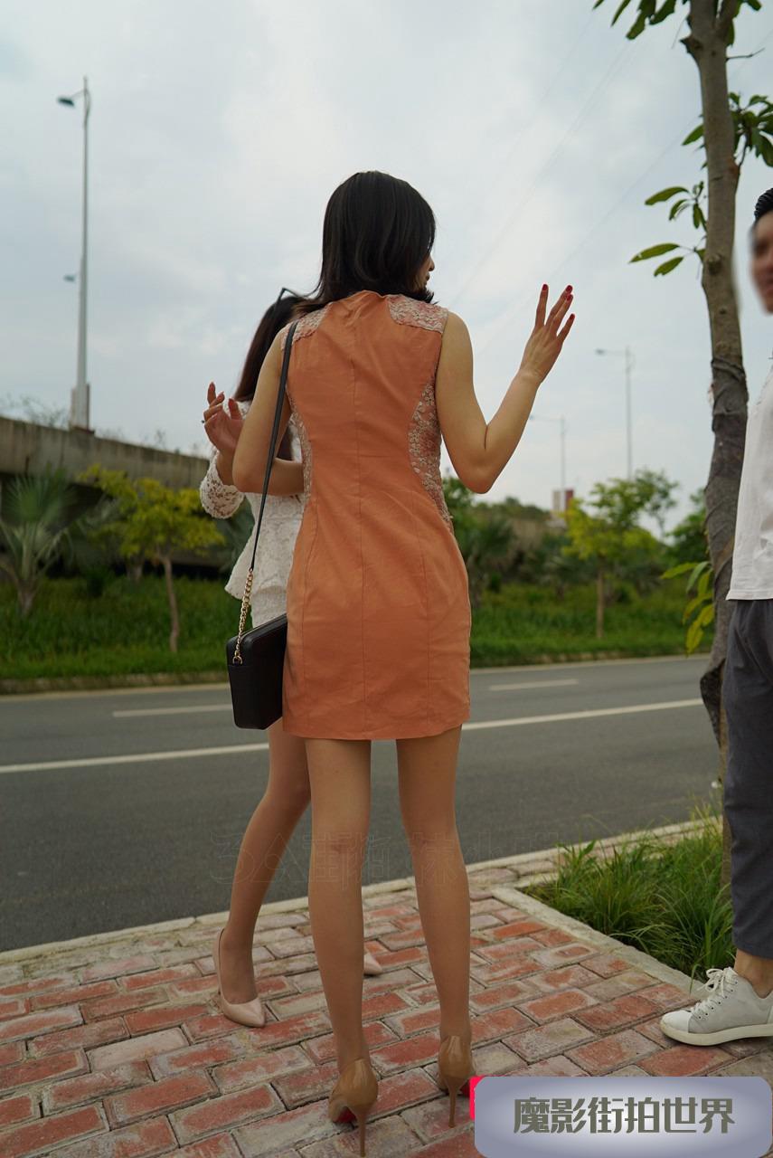 和两个女同事坐在后排的紧张体验3A2108[526M]