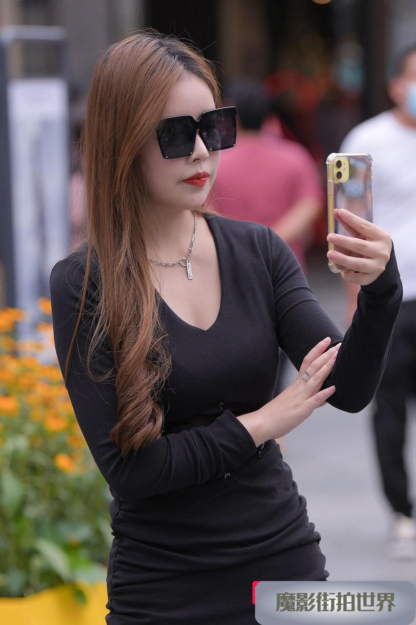 闺蜜出行，美腿VS黑丝3A2118[1.09G]