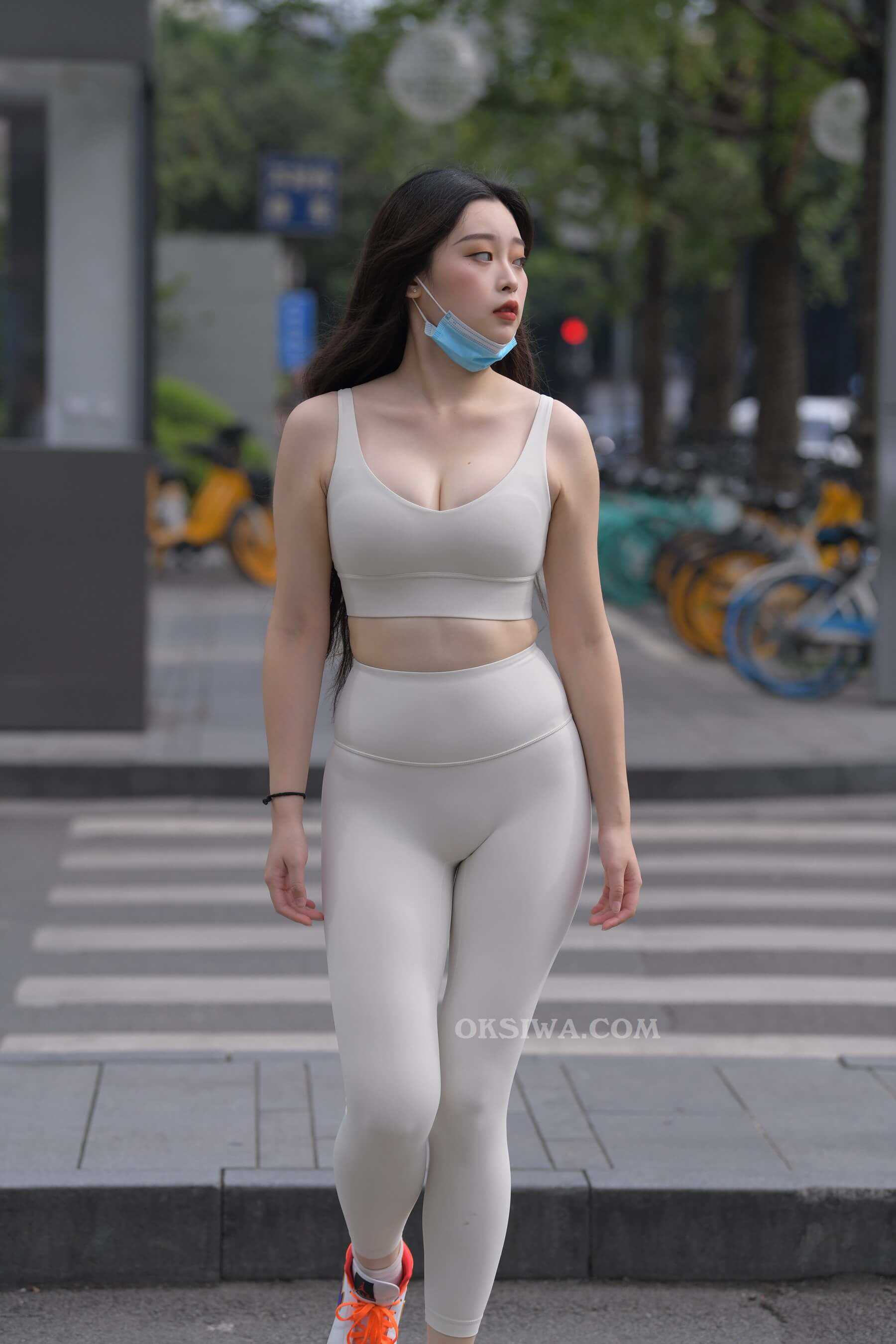 【红石模拍作品】裸色瑜伽裤美女