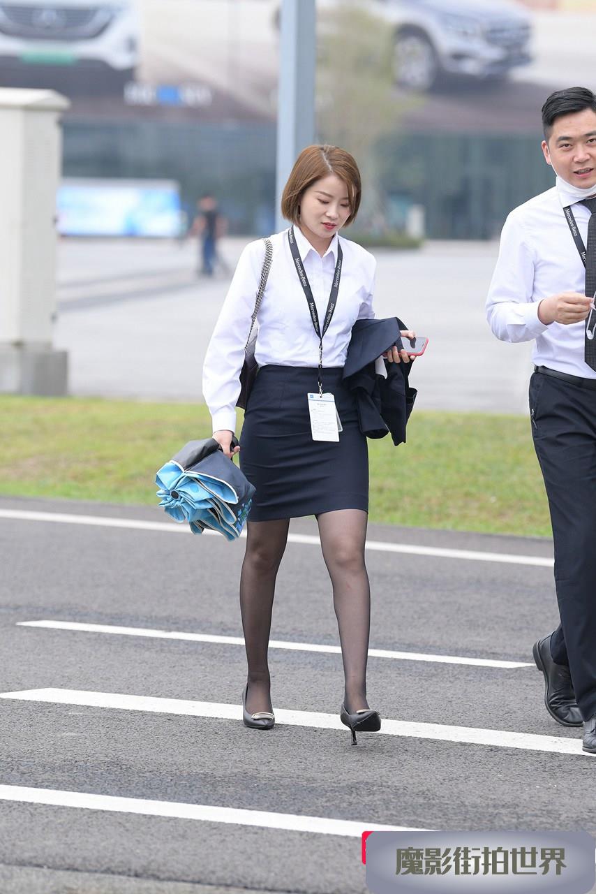 端庄的细高跟职工黑丝美女3A2185[658M]
