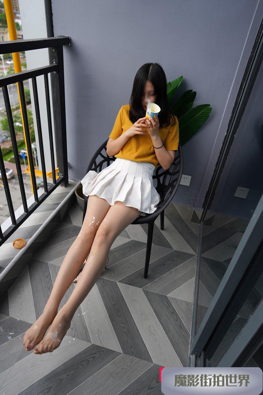 冰淇淋滴到腿上了3A1921[1.3G]