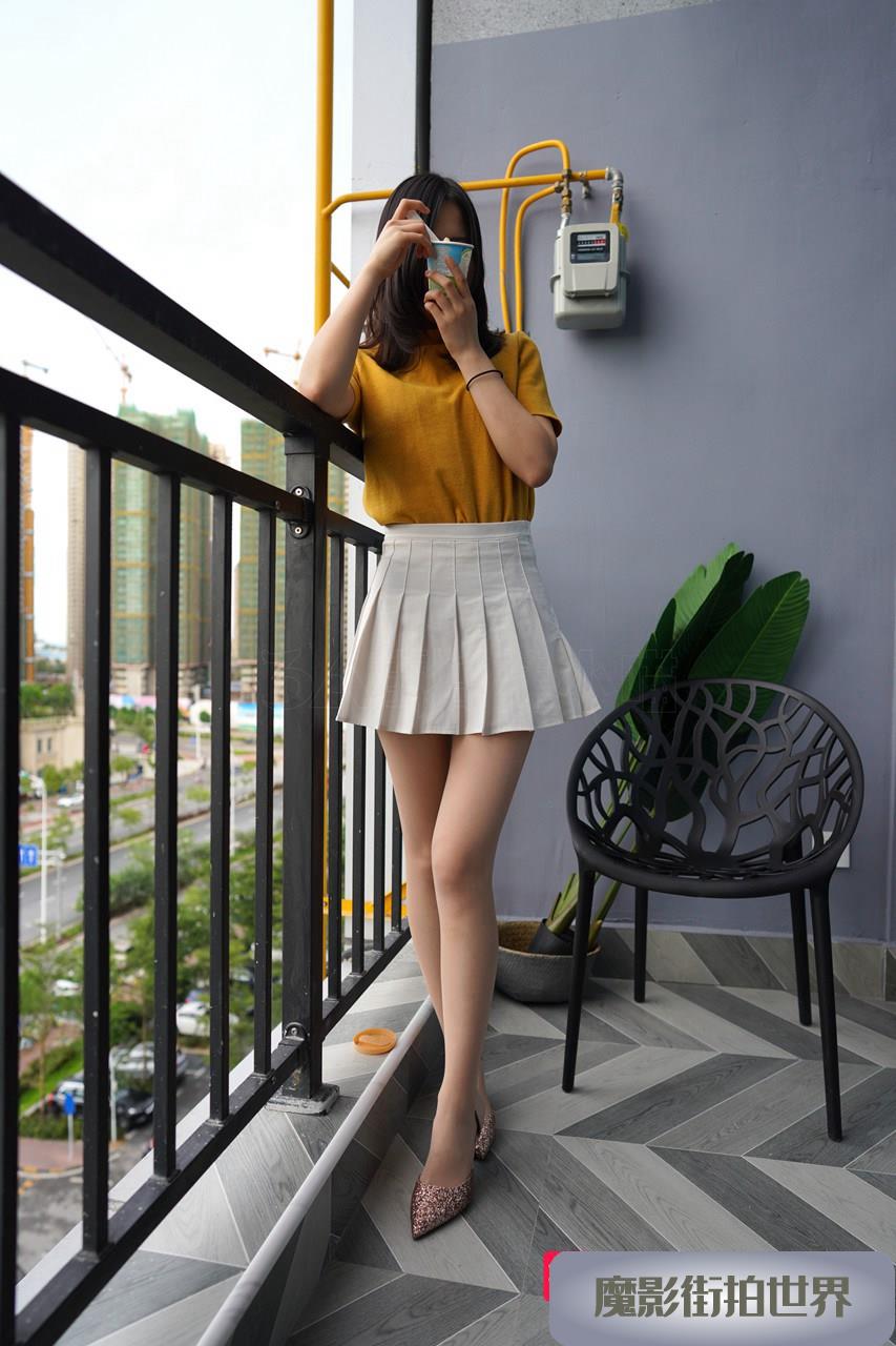 冰淇淋滴到腿上了3A1921[1.3G]