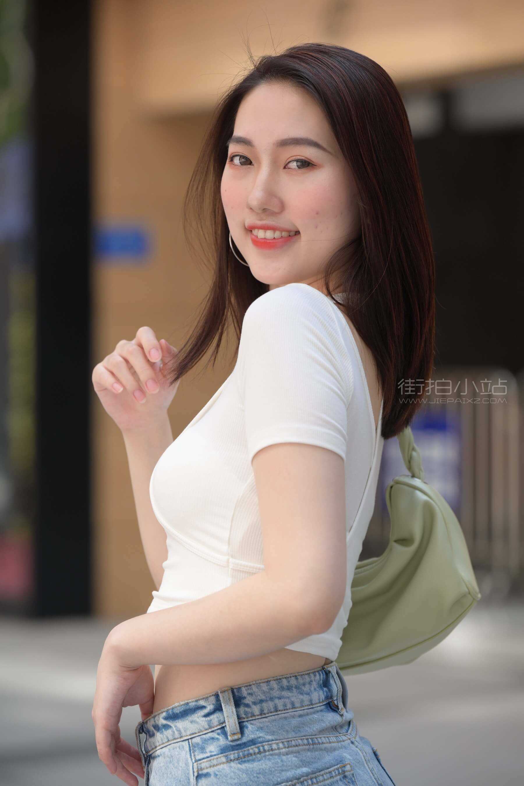 魂魂街拍摄影作品●性感大长腿热裤美女 【套图+视频】