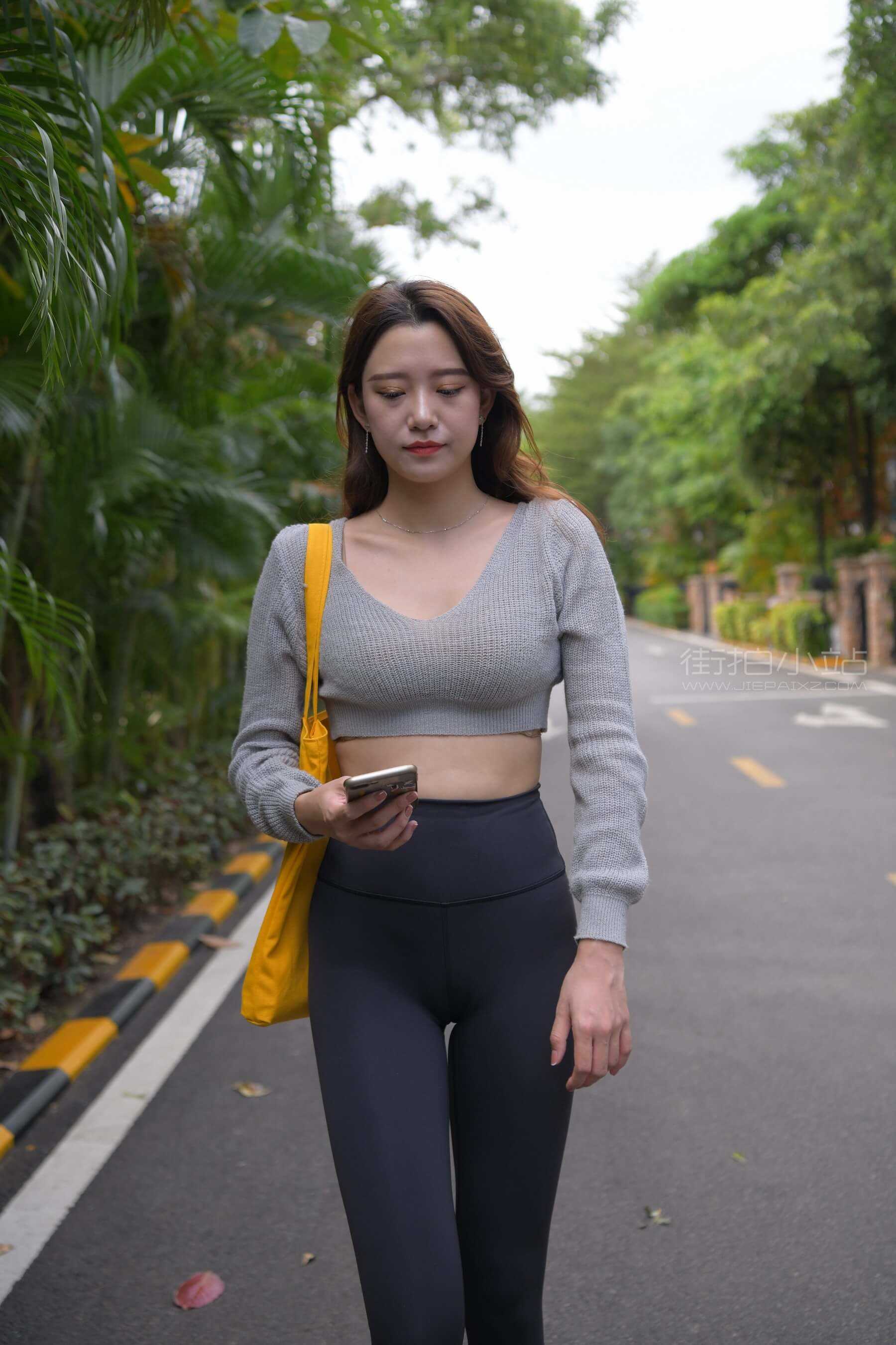 一只麋鹿摄影作品●黑色紧身瑜伽裤美女 【套图+视频】