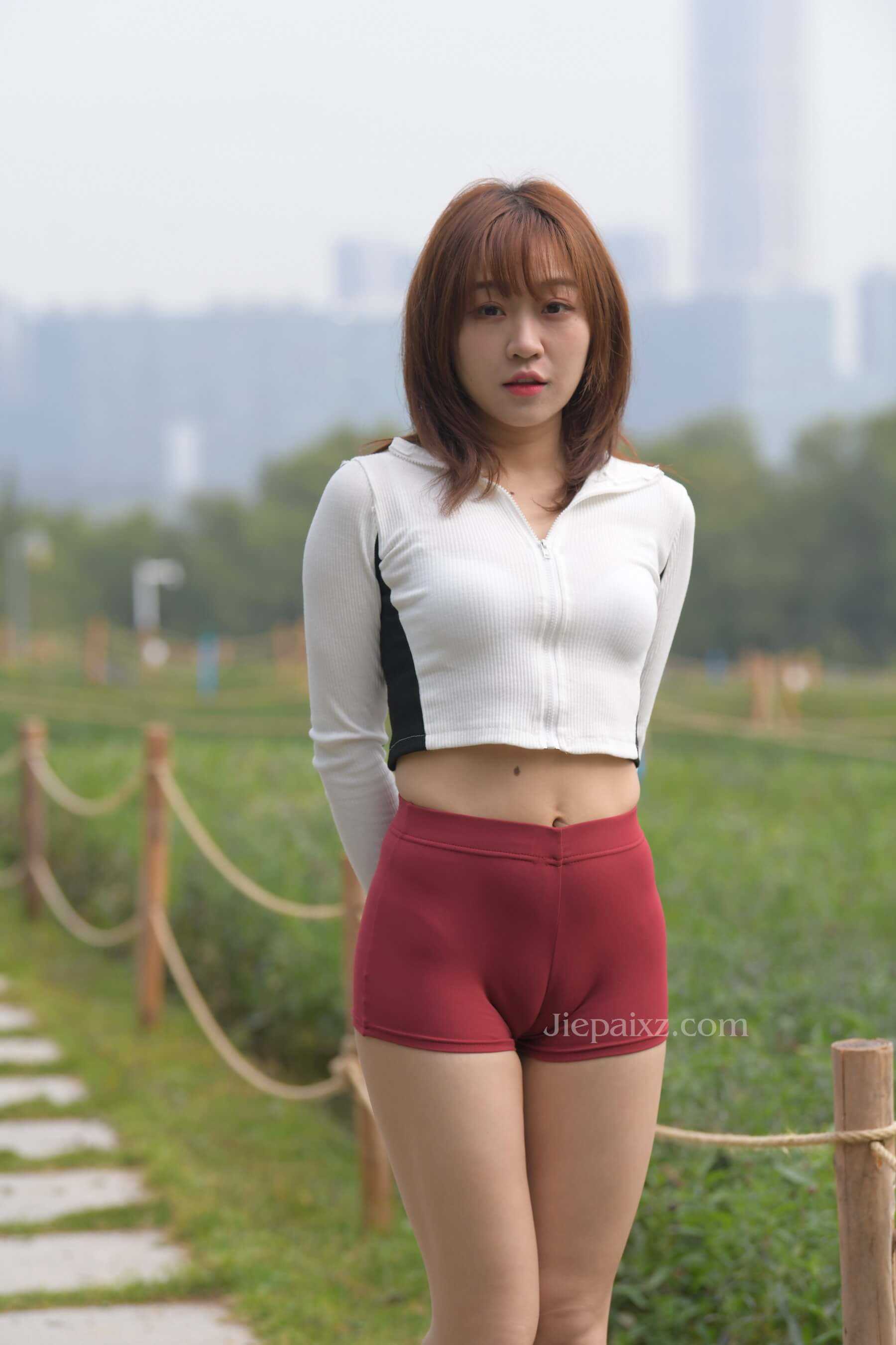 红石摄影作品&心动女孩~枣红热裤【套图+视频】