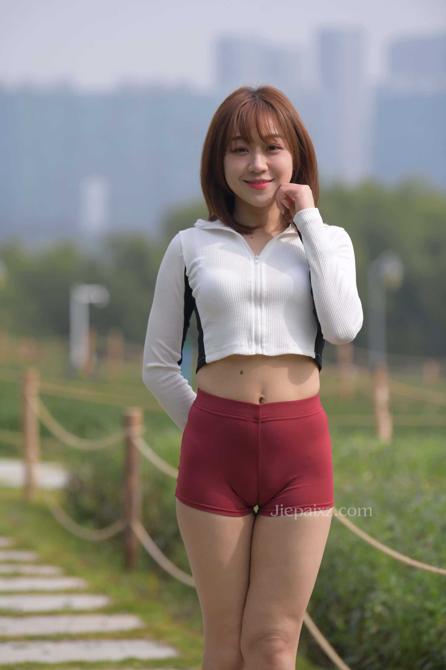 红石摄影作品&心动女孩~枣红热裤【套图+视频】