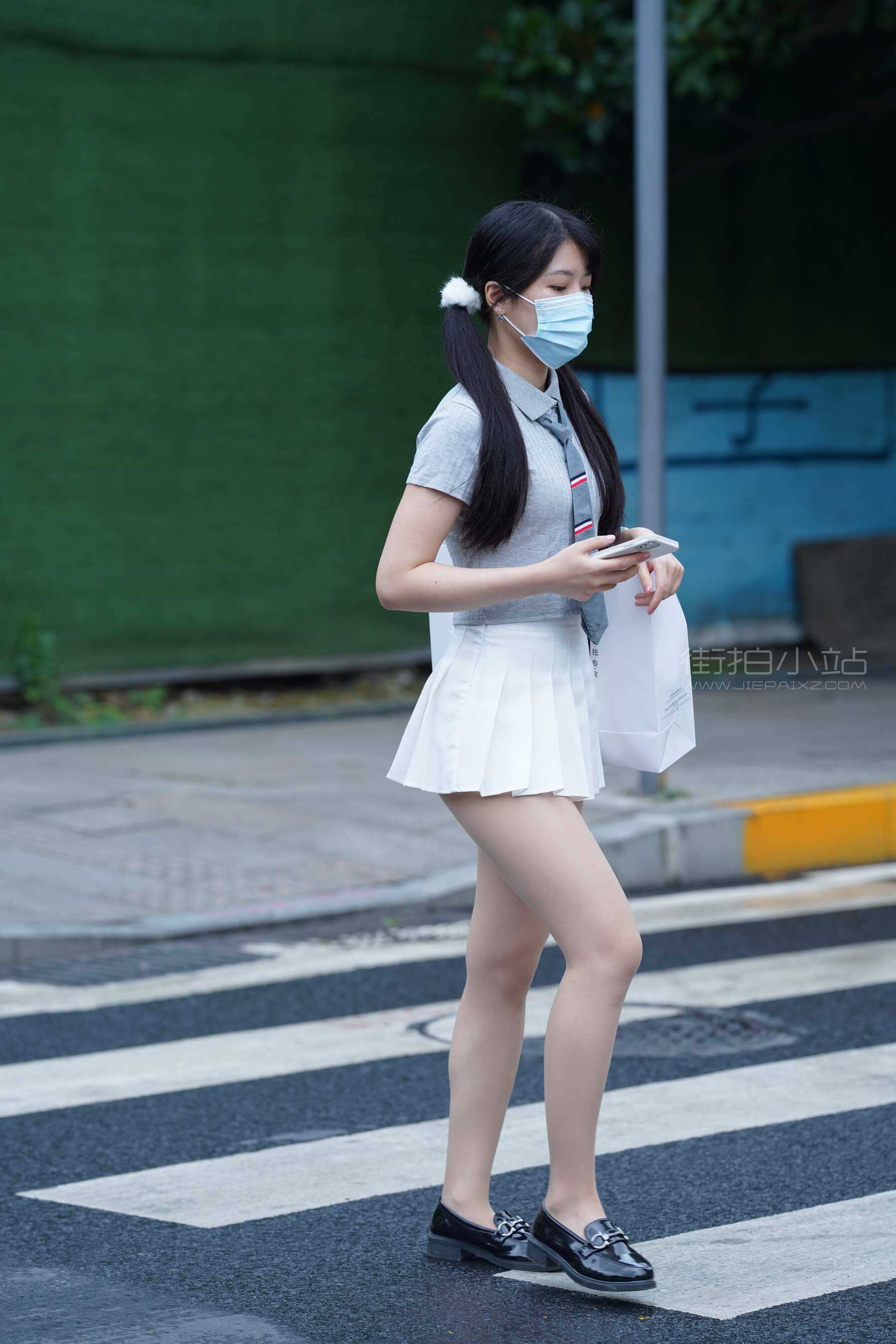 加菲mao街拍作品&美少女的心事 【套图+视频】