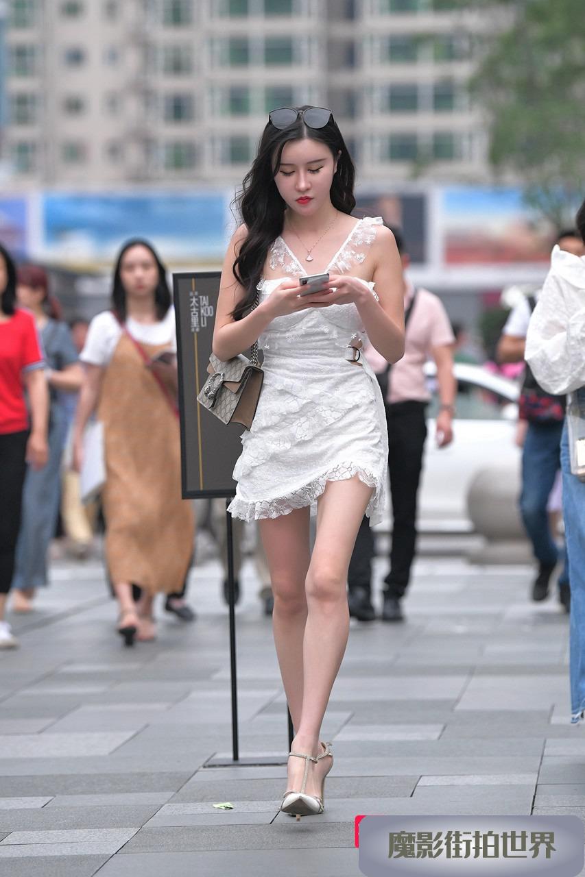 性感的蕾丝花裙美女3A1851[836M]