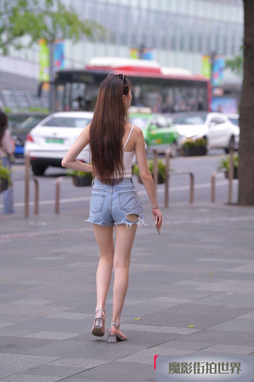 性感的热裤美腿女友3A1586[596M]
