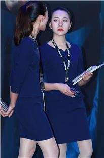 蓝色制服，闪亮肉丝，销售员美眉3A1531[111M]