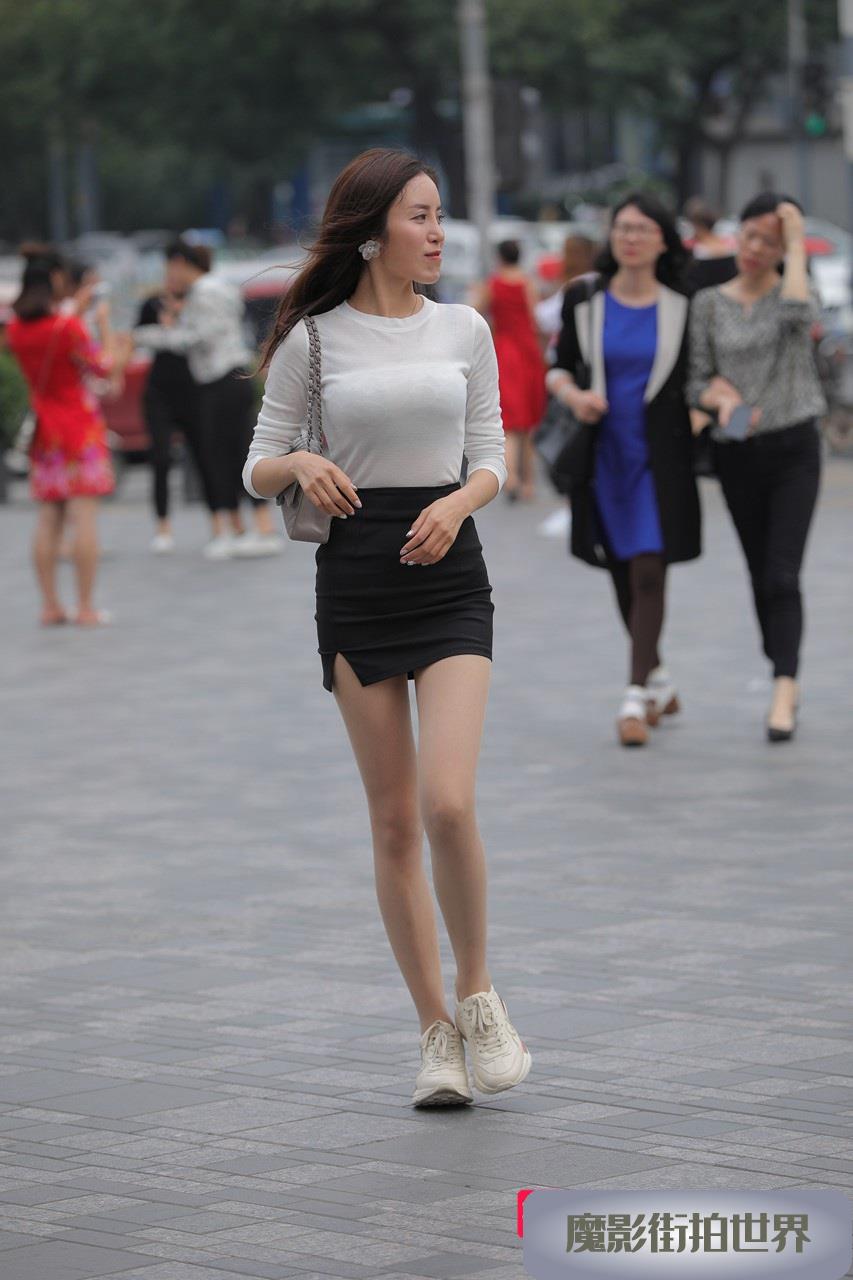 短裙，肉丝，美腿小姐姐3A1517[295M]