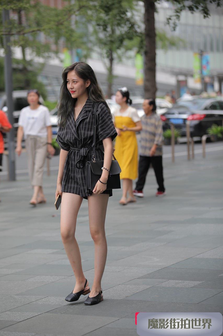 身材曼妙的长腿美眉3A1555[90.6M]