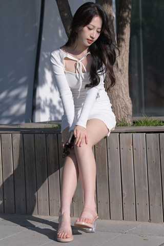 [一始专区] 白裙女子