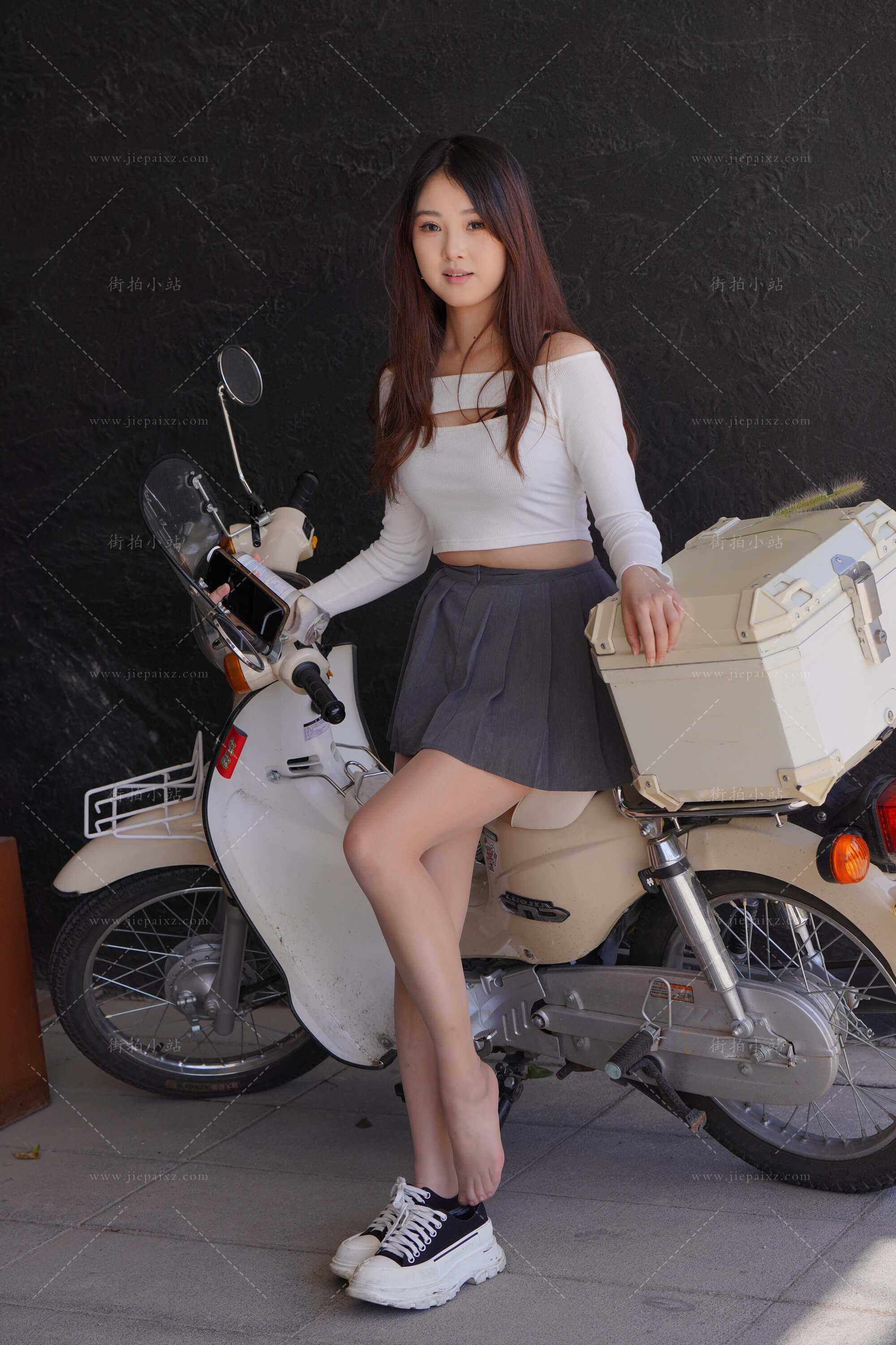 [一始专区] 百褶裙女孩
