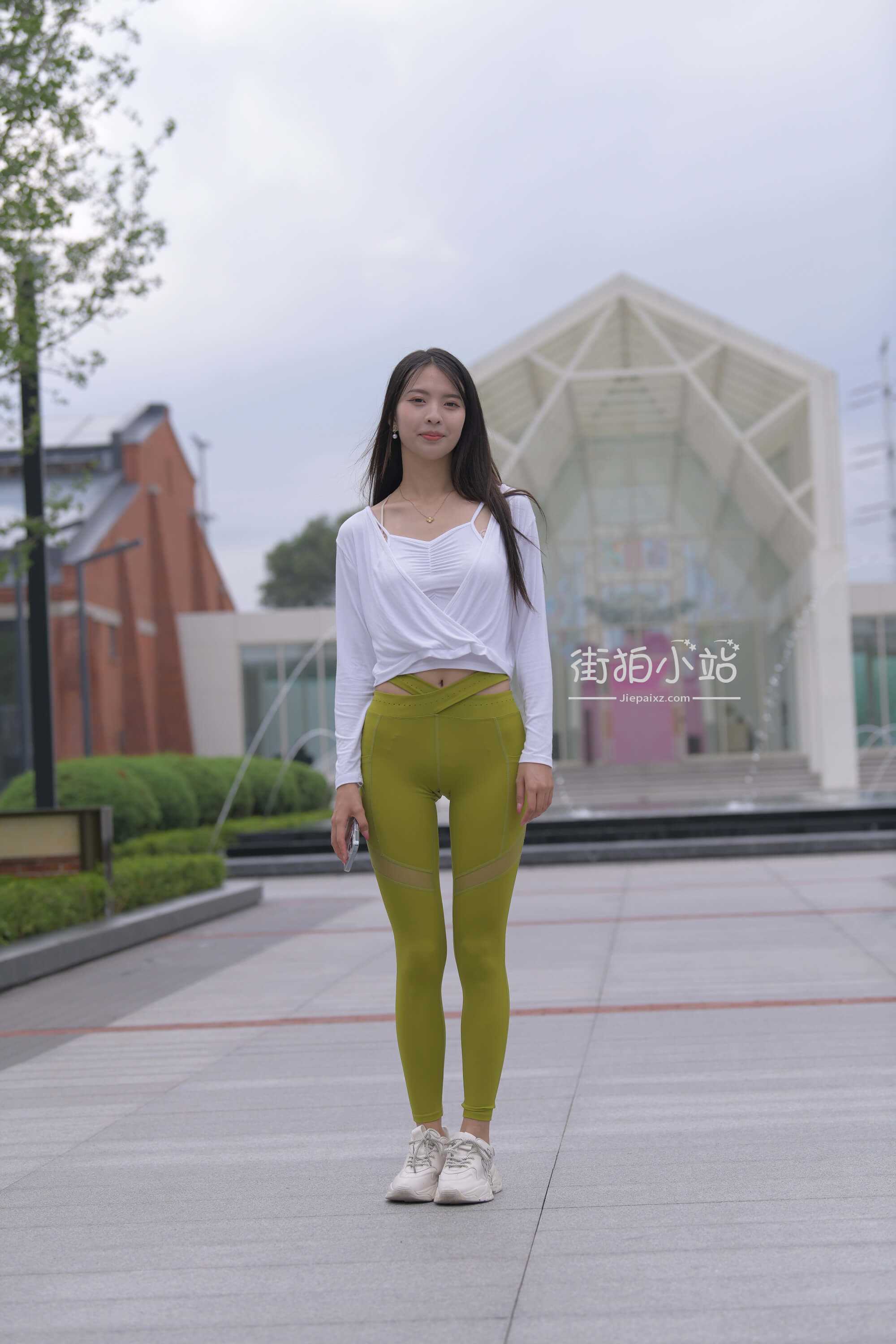 [一始专区] 绿色瑜伽裤美女  【图片➕视频】