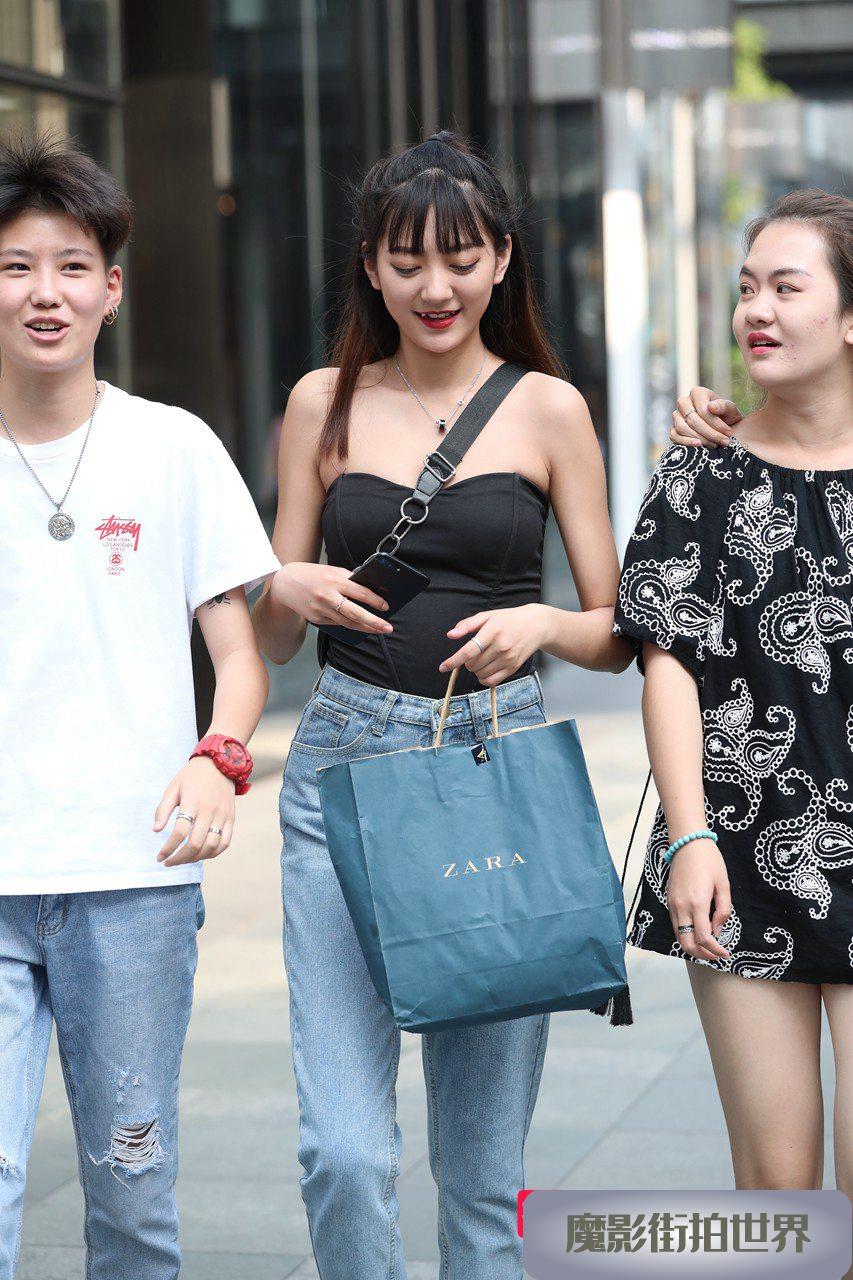 可爱的长腿虎牙小姐姐3A1301[332M]