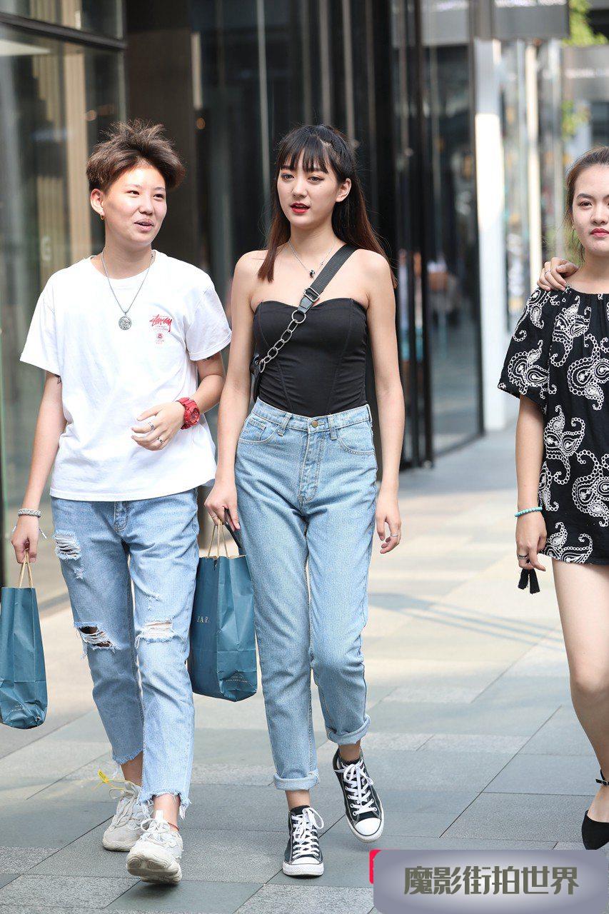 可爱的长腿虎牙小姐姐3A1301[332M]