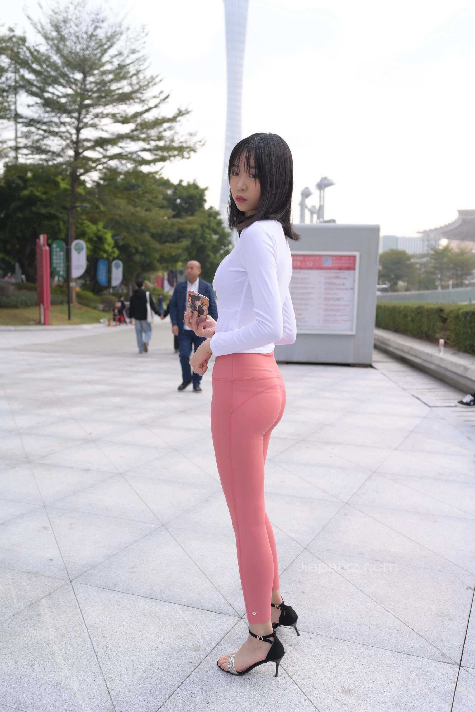 粉色瑜伽裤少女 【套图+视频】