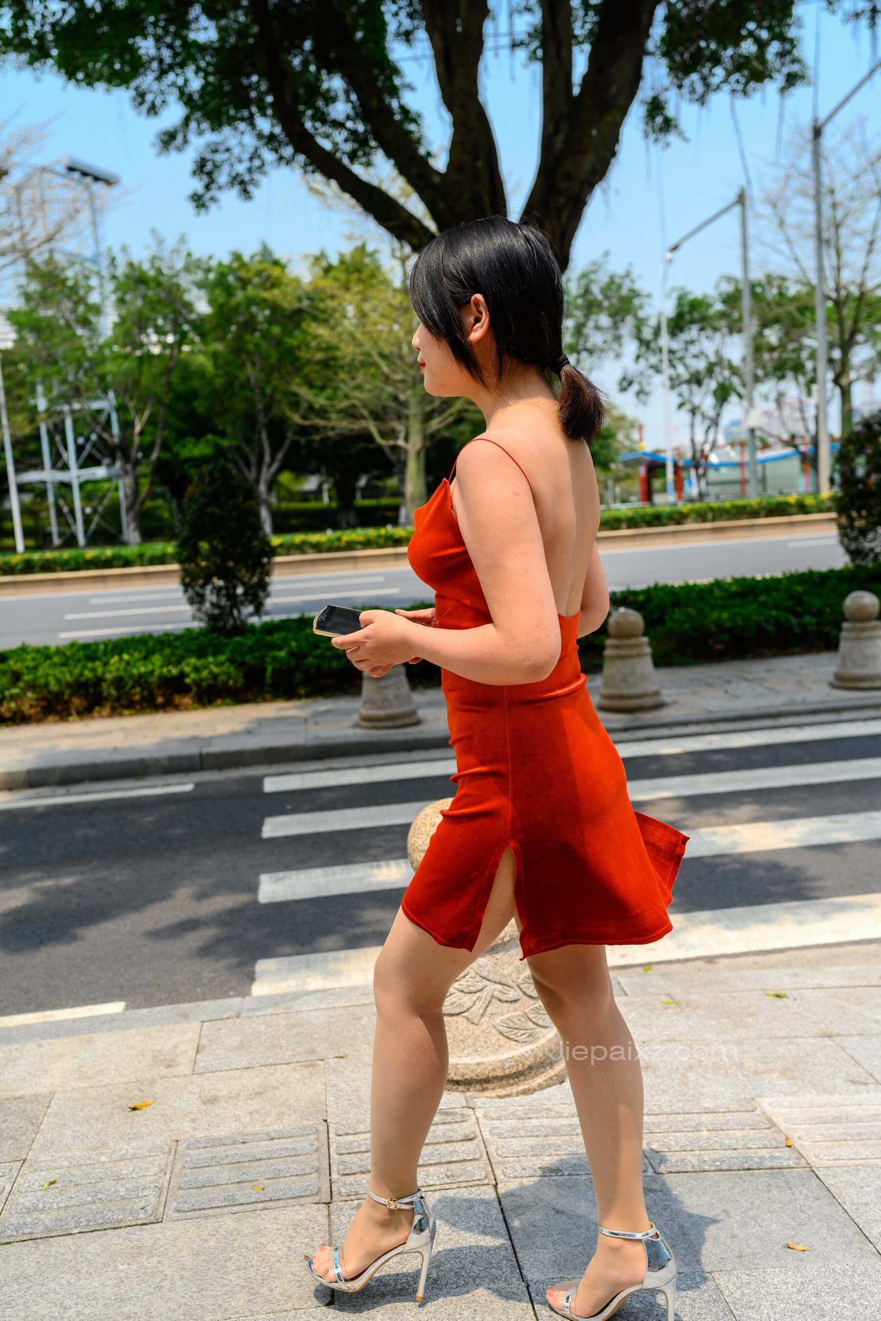 御风街拍&红裙肉丝萌宝儿在河边散心【套图+视频】