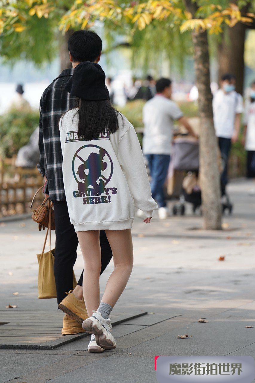 黑色帽子肉丝小姐姐3A1212[524M]