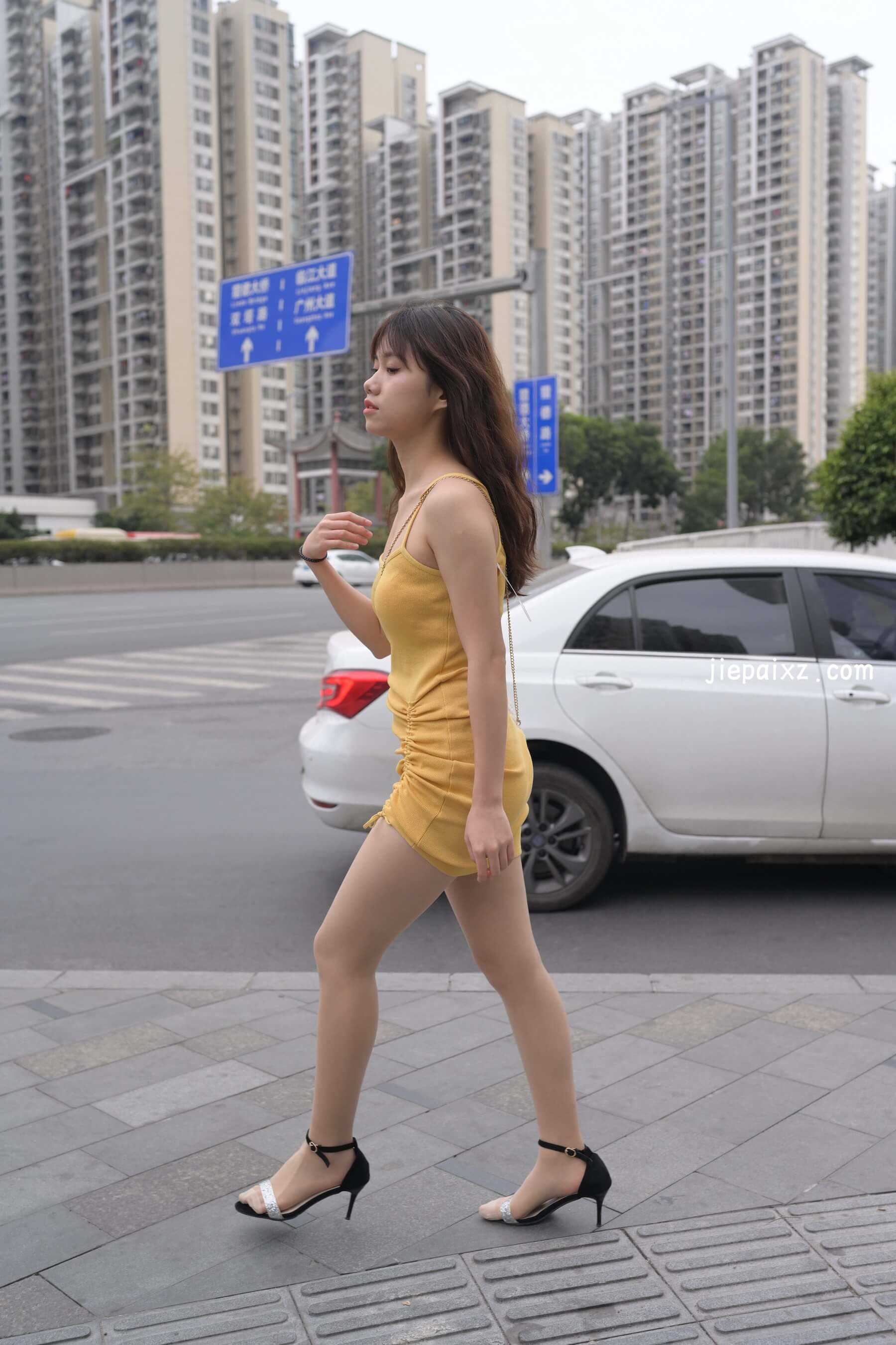 黄色短裙妹子 【套图+视频】