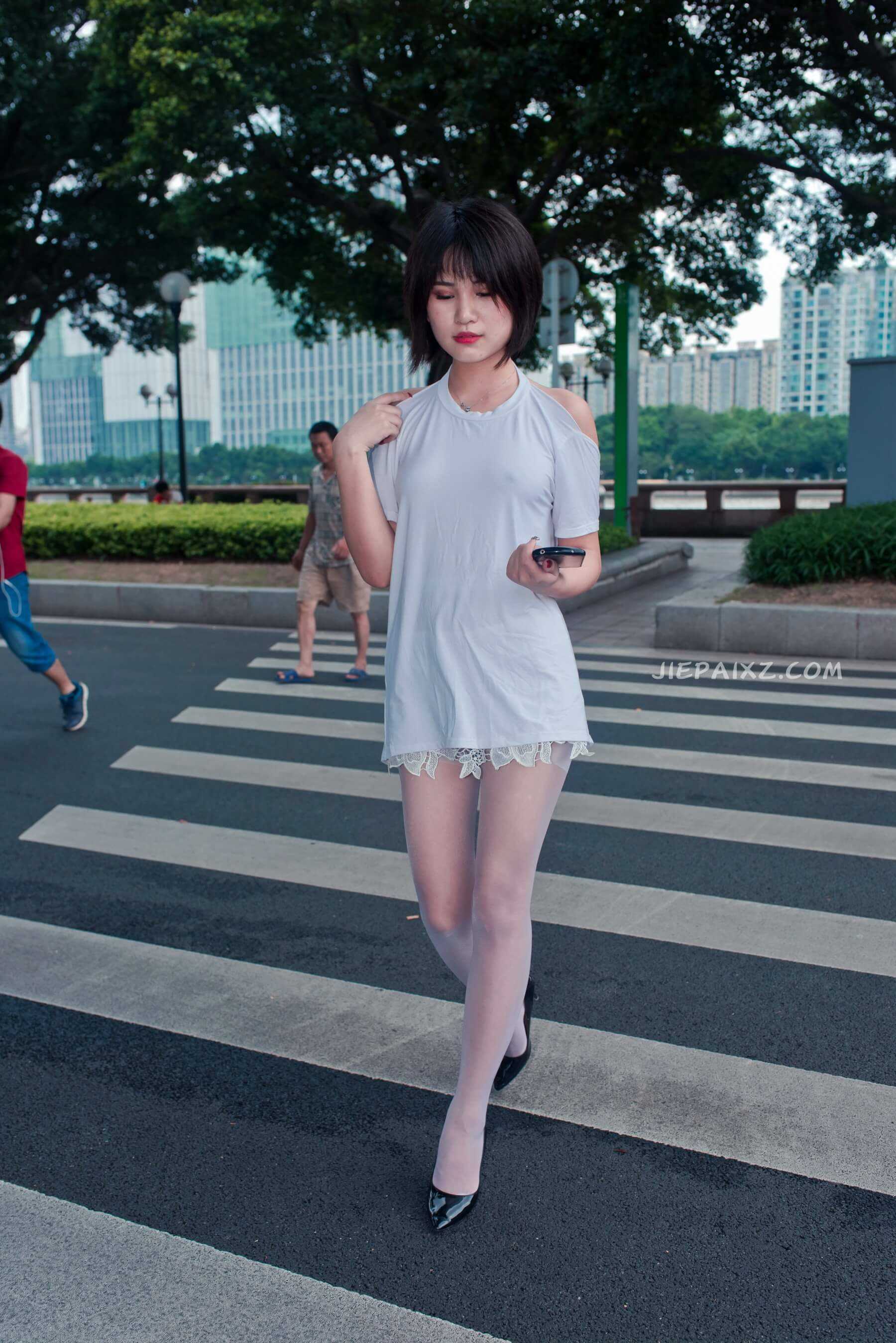 短发美眉 【套图+视频】