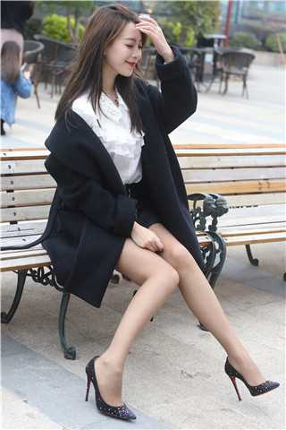 皮短裙高跟丝袜美女 【套图+视频】