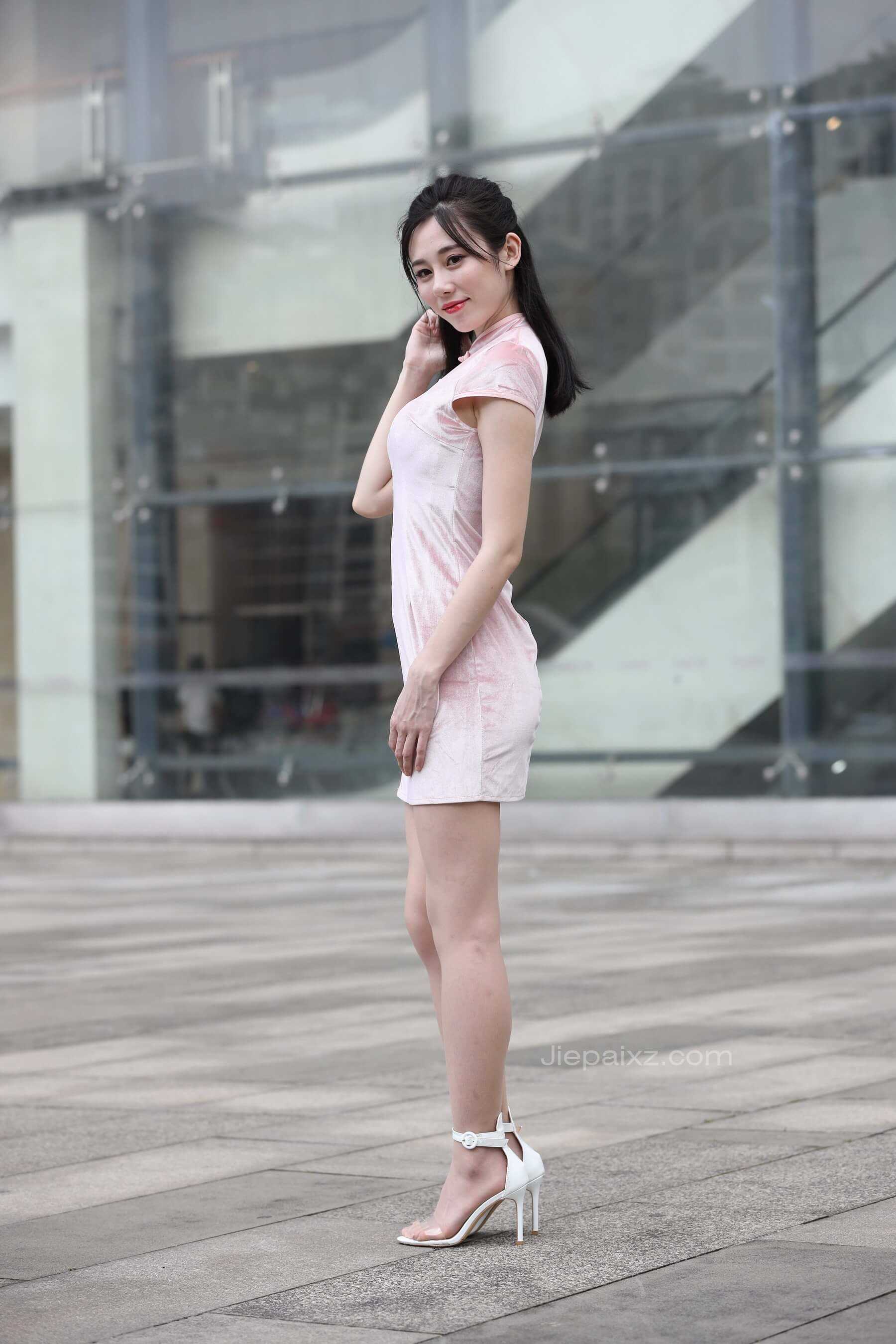 辉辉&极品粉色旗袍肉丝美腿美眉【套图+视频】