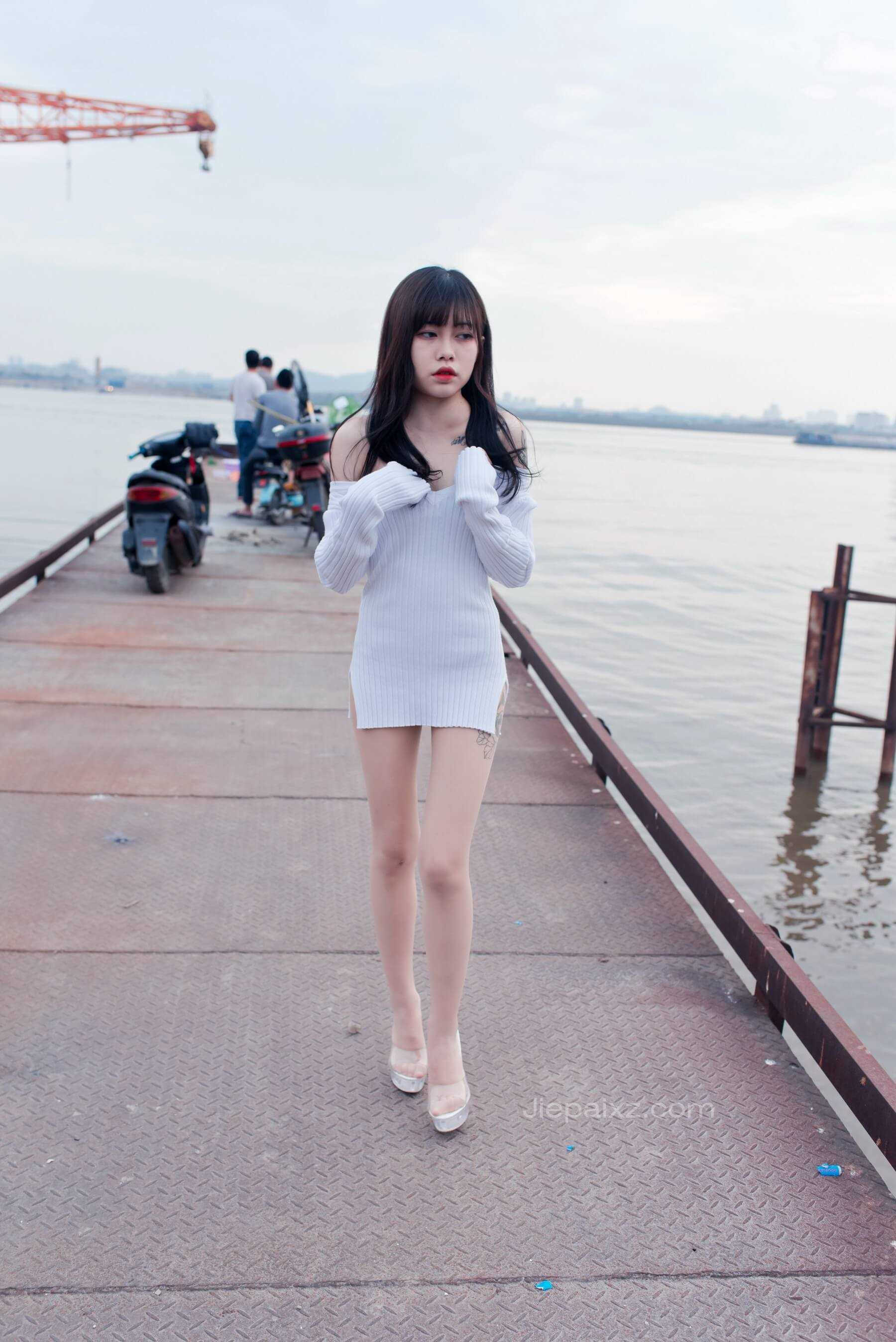 御风街拍&极品美足少女在海鸥岛上的奇遇【套图+视频】
